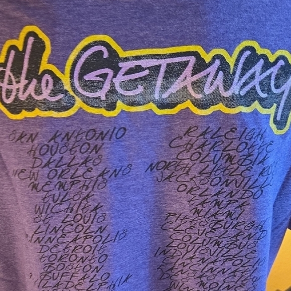 Red Hot Chilipeppers 2016 Purple Concert T-Shirt - Picture 4 of 4